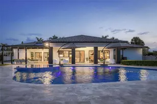 9995 NW 131st St, Hialeah Gardens, FL 33018 - Photo 1