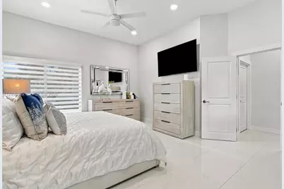 9995 NW 131st St, Hialeah Gardens, FL 33018 - Photo 20