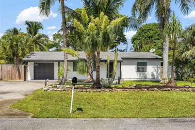 417 SW 1st Ave, Boynton Beach, FL 33435 - Photo 1