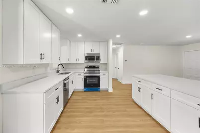 417 SW 1st Ave, Boynton Beach, FL 33435 - Photo 2