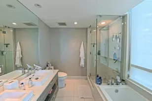 650 NE 32nd St, Miami, FL 33137 - Photo 8