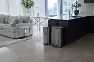 68 SE 6th St, Miami, FL 33131 - Photo 14