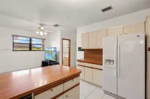 10980 SW 38th St, Miami, FL 33165 - Photo 14