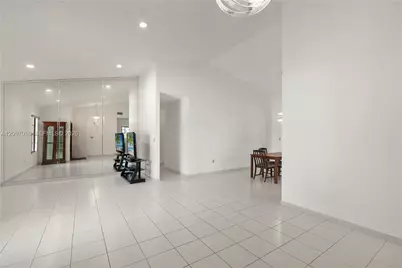 10980 SW 38th St, Miami, FL 33165 - Photo 6