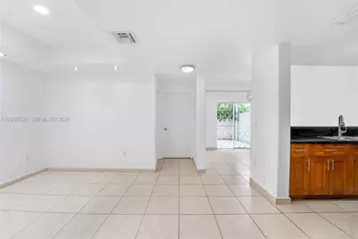 7080 NW 174th Ter #102, Hialeah, FL 33015 - Photo 10