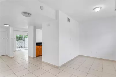 7080 NW 174th Ter #102, Hialeah, FL 33015 - Photo 6
