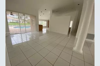 531 NW 108th Ave, Plantation, FL 33324 - Photo 4
