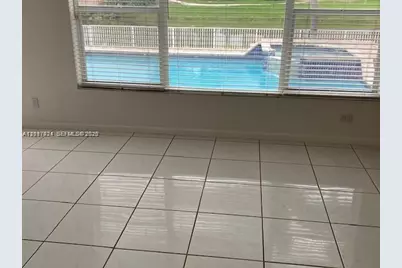 531 NW 108th Ave, Plantation, FL 33324 - Photo 8