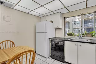 9360 Lime Bay Blvd, Tamarac, FL 33321 - Photo 10