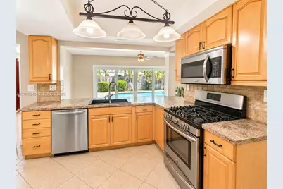 8521 NW 25th St, Sunrise, FL 33322 - Photo 30