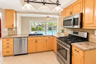 8521 NW 25th St, Sunrise, FL 33322 - Photo 30