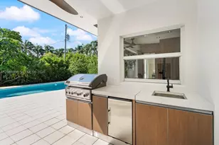 1990 NE 197th Terrace, Miami, FL 33179 - Photo 30