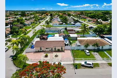 25305 SW 124 Ct, Homestead, FL 33032 - Photo 2