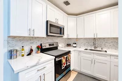 4601 SW 137th Ct, Miami, FL 33175 - Photo 4
