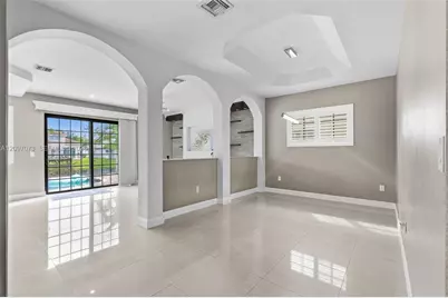2001 NW 99th Ter, Pembroke Pines, FL 33024 - Photo 14