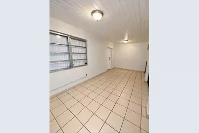 282 E 19th St, Hialeah, FL 33010 - Photo 2