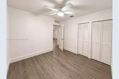 282 E 19th St, Hialeah, FL 33010 - Photo 12