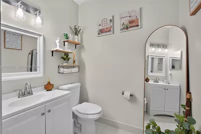 1661 SE 30th St, Homestead, FL 33035 - Photo 14