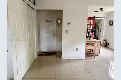 170 NW 18th Ct, Miami, FL 33125 - Photo 16