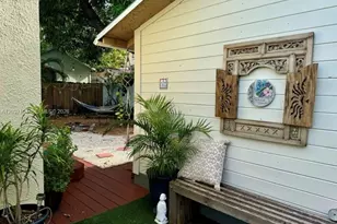 170 NW 18th Ct, Miami, FL 33125 - Photo 10
