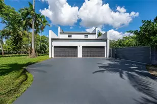 9715 SW 89th Ct, Miami, FL 33176 - Photo 32