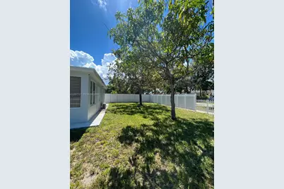 17080 NE 1st Ave, North Miami Beach, FL 33162 - Photo 6