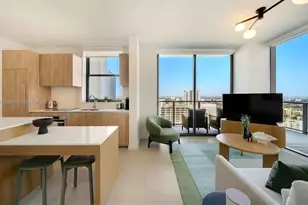 11 NE 6th St, Miami, FL 33132 - Photo 2