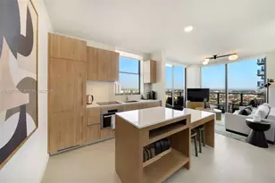 11 NE 6th St, Miami, FL 33132 - Photo 4