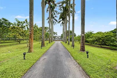 27950 SW 182nd Ave, Homestead, FL 33031 - Photo 2