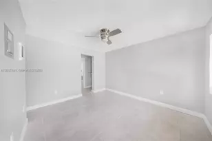 1140 NW 1st Pl, Miami, FL 33136 - Photo 4