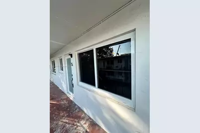 1140 NW 1st Pl #2, Miami, FL 33136 - Photo 2