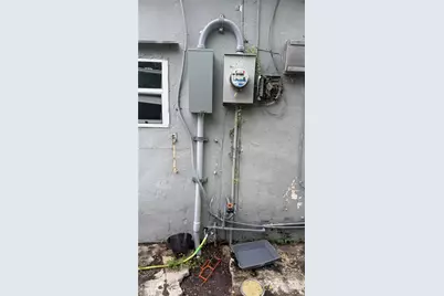 2240 NW 102nd St, Miami, FL 33147 - Photo 24