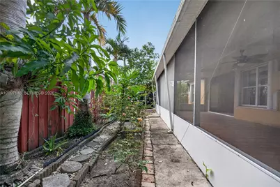 14639 SW 159th Pl, Miami, FL 33196 - Photo 38