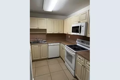 6950 Miami Gardens Dr #2-508, Hialeah, FL 33015 - Photo 8