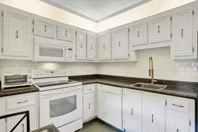 2871 Somerset Dr #209, Lauderdale Lakes, FL 33311 - Photo 18