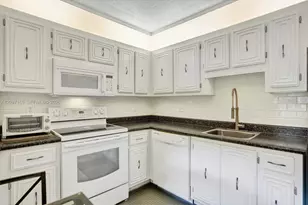 2871 Somerset Dr, Lauderdale Lakes, FL 33311 - Photo 18