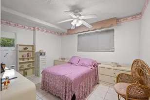1075 W 32nd St, Hialeah, FL 33012 - Photo 12