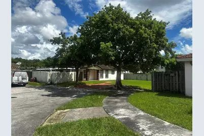 13803 SW 256th Ter, Homestead, FL 33032 - Photo 4