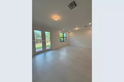 7263 SW 46 St, Davie, FL 33314 - Photo 4