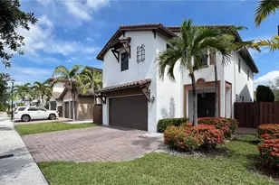 10235 NW 87th Terrace, Doral, FL 33178 - Photo 2