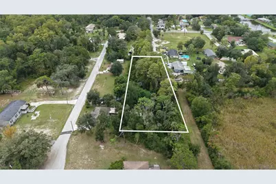 930 NE 1st Ter, Crystal River, FL 34429 - Photo 2