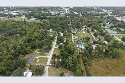 930 NE 1st Ter, Crystal River, FL 34429 - Photo 6
