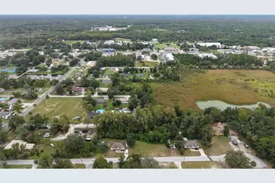 930 NE 1st Ter, Crystal River, FL 34429 - Photo 4