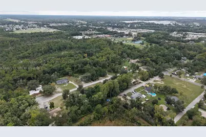 930 NE 1st Ter, Crystal River, FL 34429 - Photo 8