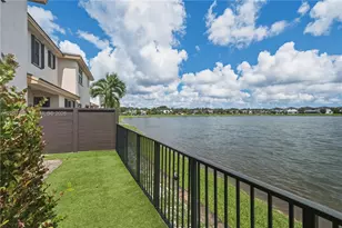 15965 NW 91st Ct, Miami Lakes, FL 33018 - Photo 4