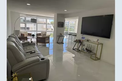 6423 Collins Ave #401, Miami Beach, FL 33141 - Photo 1