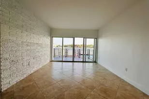 946 Bay Dr, Miami Beach, FL 33141 - Photo 8