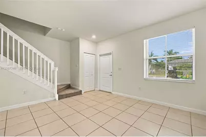 2686 SE 18th St, Homestead, FL 33035 - Photo 4