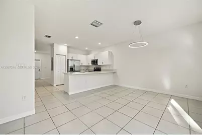 2686 SE 18th St, Homestead, FL 33035 - Photo 8