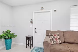 9270 SW 43rd St, Miami, FL 33165 - Photo 6